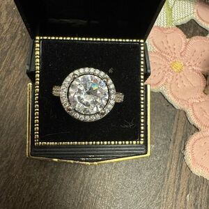 Elegant Silver and Gold Women's Ring